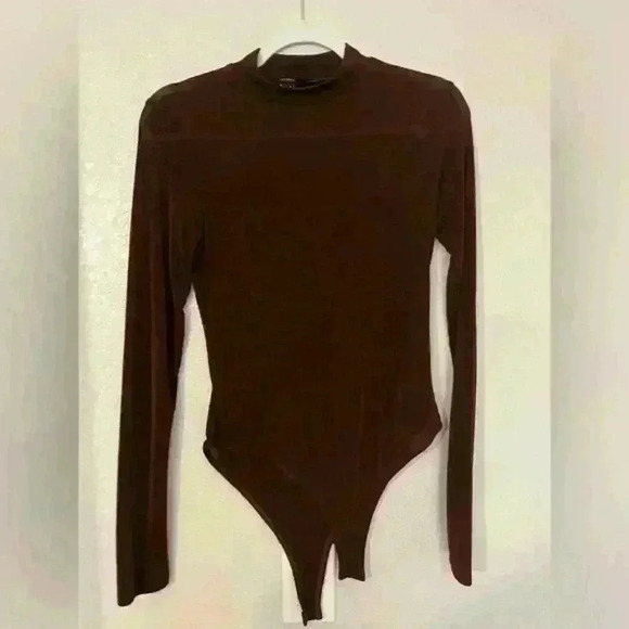 February 21 Mock neck bodysuit - Picture 1 of 5